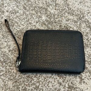 Griffin Black Textured Wristlet Wallet
